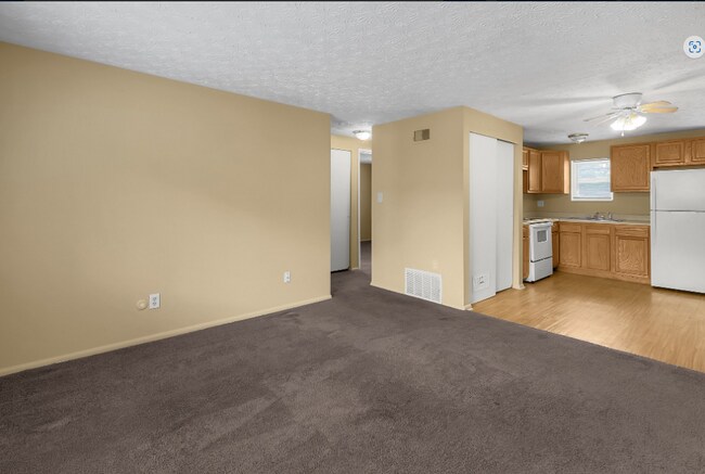 Building Photo - 3069 Markham Rd