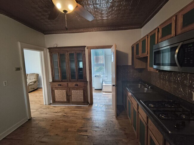 Foto del edificio - 1532 W 19th St