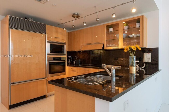 Foto del edificio - 6799 Collins Ave