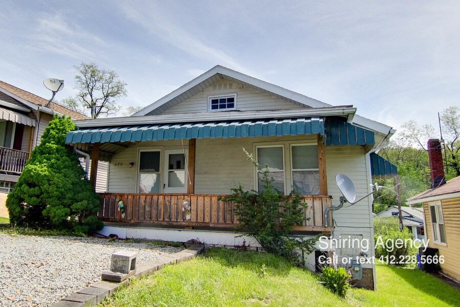 Primary Photo - 680 Hamilton St