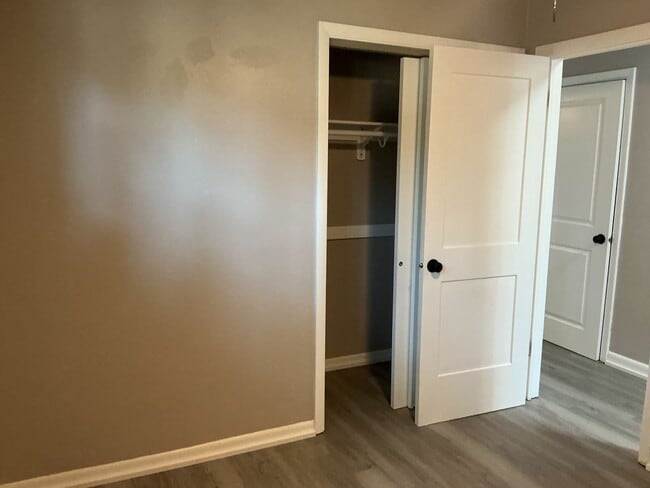 Building Photo - 3 Bedroom Single Family Home
