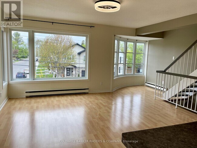 Photo du bâtiment - 1204 Shillington Ave
