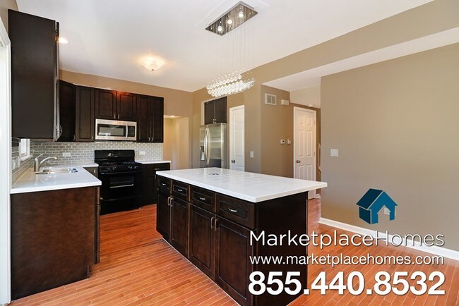 Foto del edificio - 903 Willow Creek Dr