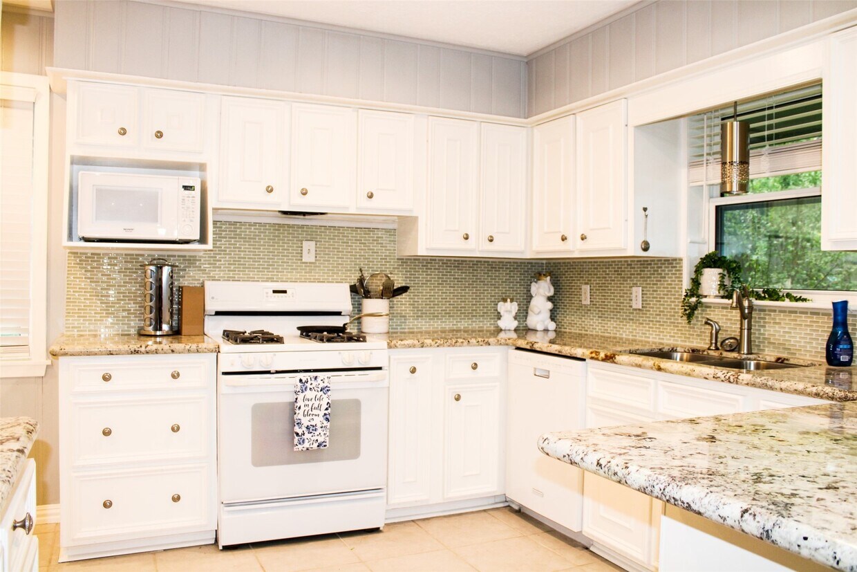 Foto del edificio - 8910 Greiner Dr