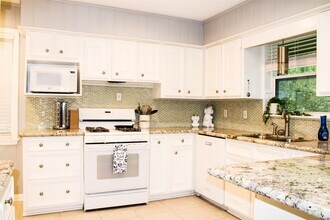 Building Photo - 8910 Greiner Dr