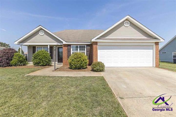 Foto principal - 104 Brittland Dr