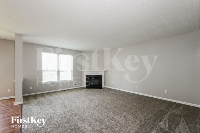 Foto del edificio - 6240 Eagle Lake Dr