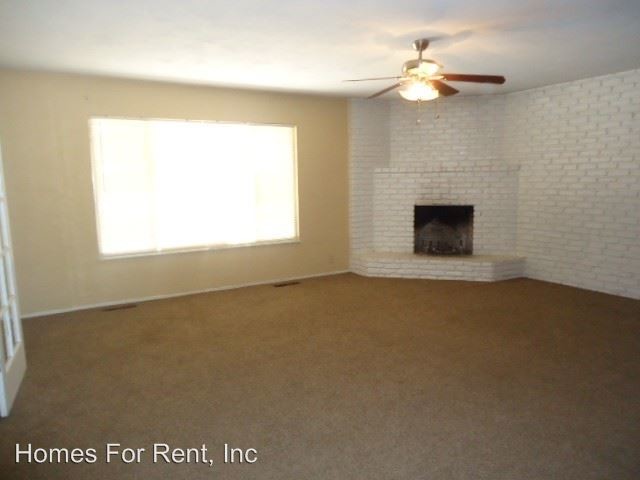 Building Photo - 3 br, 2 bath House - 743 W. Poplar Ave