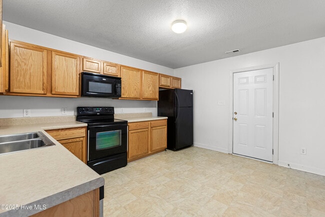 Building Photo - 210 Springwood Dr