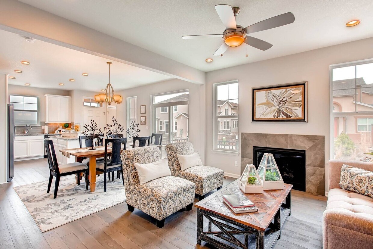 Primary Photo - End Unit Townhome in Northgate!