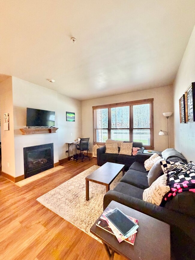 Foto del edificio - Monterra Condo