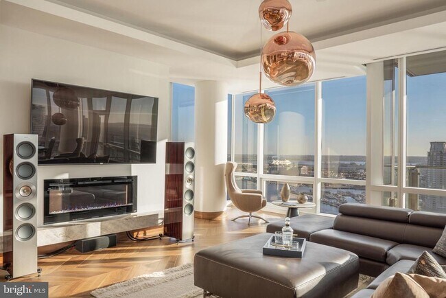 Building Photo - 300 International Drive