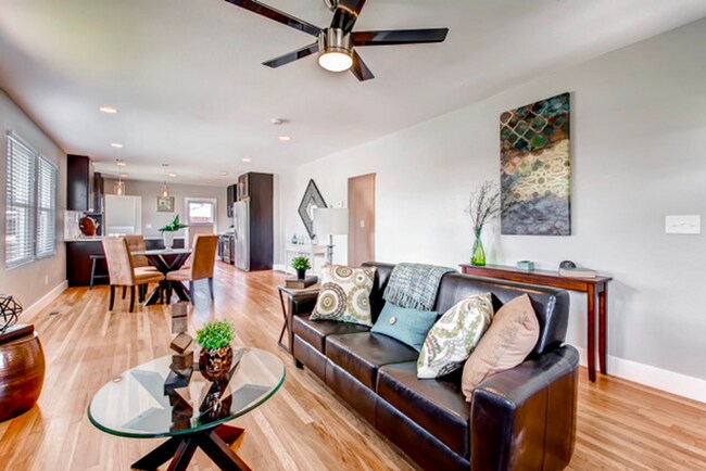 Foto del edificio - 3 Bedroom Duplex blocks from City Park