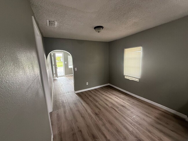 Photo - Cozy Plant City Bungalow! Apply for FREE This Holiday Season! House