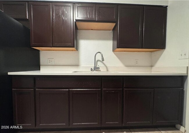 Foto del edificio - 625 E Broadway Rd