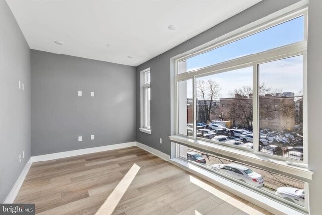 Building Photo - 1615 Poplar St