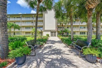 Building Photo - 4701 Martinique Dr