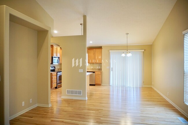 Foto del edificio - Shadow View Town Home