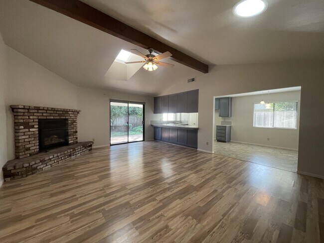 Foto del edificio - 1817 Heron Ln
