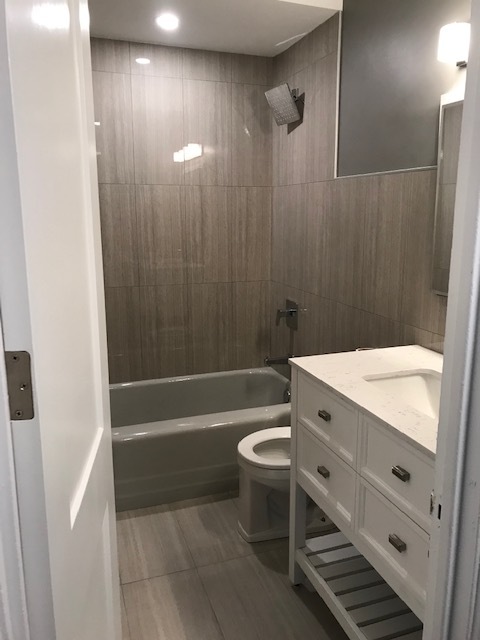 Bathroom - 535 N Michigan Ave