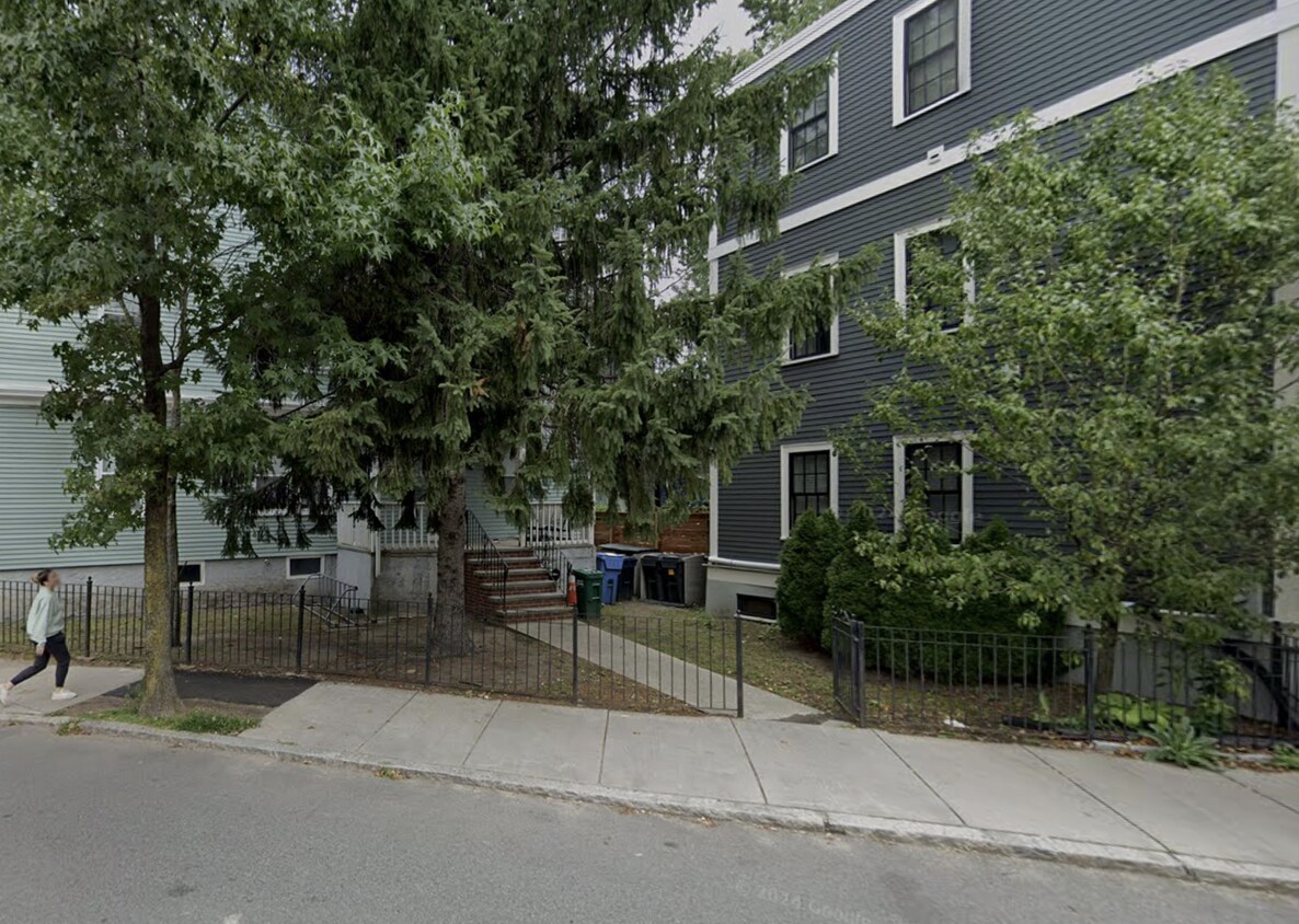 Primary Photo - 344 Putnam Ave