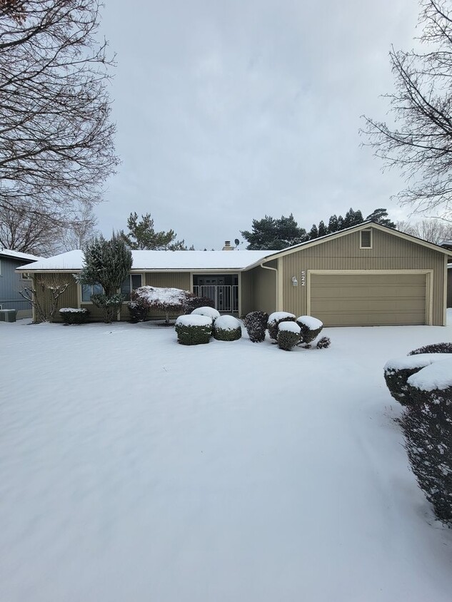 Foto principal - Spacious home in Kennewick