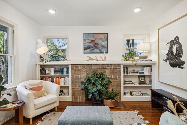Foto del edificio - 2732 Catherine St