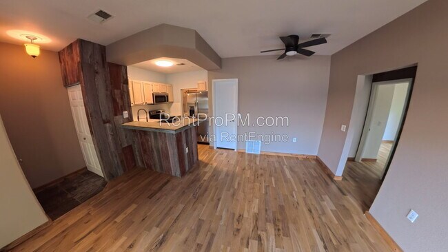 Foto del edificio - 4545 Wheaton Dr