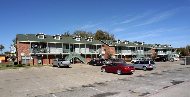 Building Photo - Versailles - Office Condos