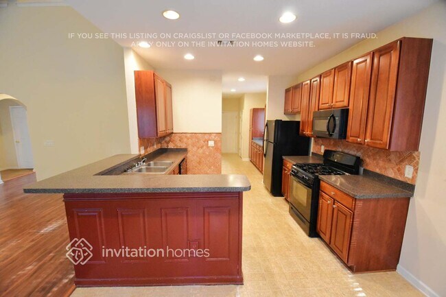 Foto del edificio - 7718 Parkside Dr