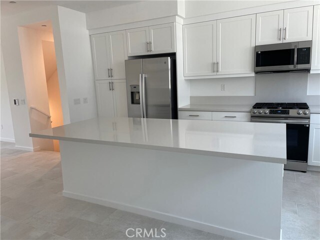 Foto del edificio - 1403 N Indian Hill Blvd