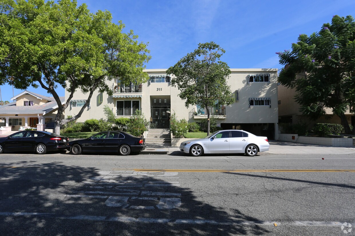 Building Photo - 311 E Stocker St