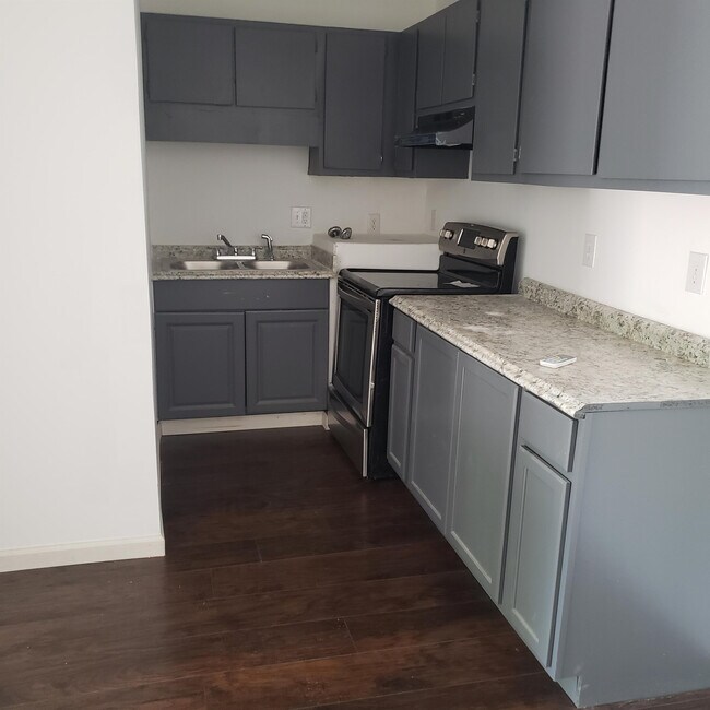 Foto del edificio - 5798 Aftonshire Dr