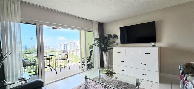 Foto del edificio - 1200 Hibiscus Ave