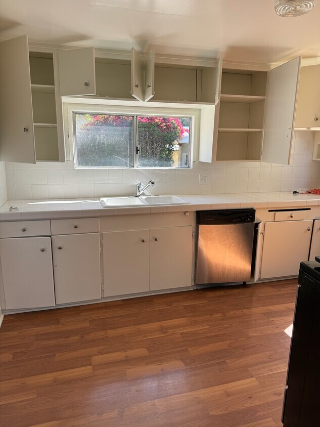 Foto del edificio - 117 W Mission St