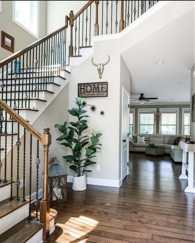 Foto del edificio - Luxurious 4-Bed, 4-Bath Wake Forest Retrea...