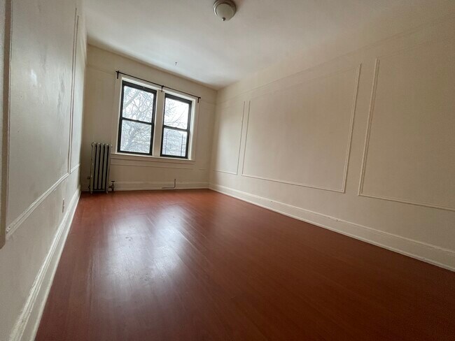 1st bedroom - 7210 34th Ave