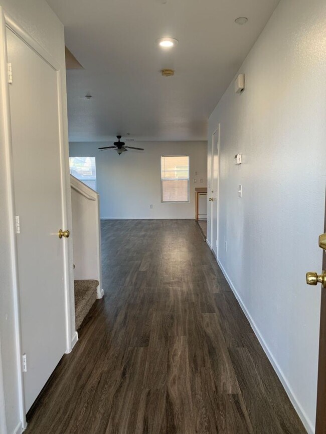 Foto del edificio - 3 bed,2.5 bath, 1 car garage house for rent $1800
