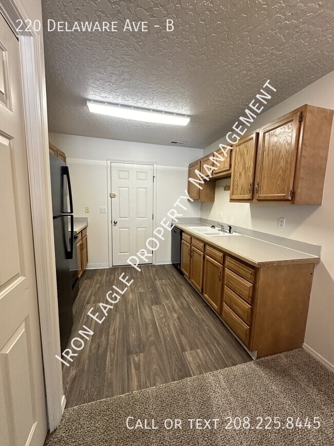 Foto del edificio - 220 Delaware Ave