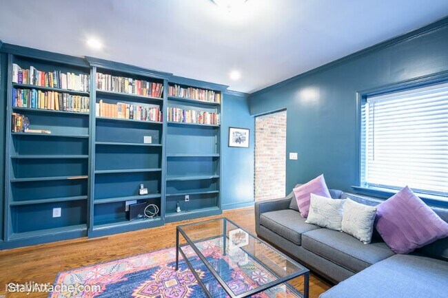 Building Photo - 3 br, 3.5 bath Townhome - 1511 34th St NW
