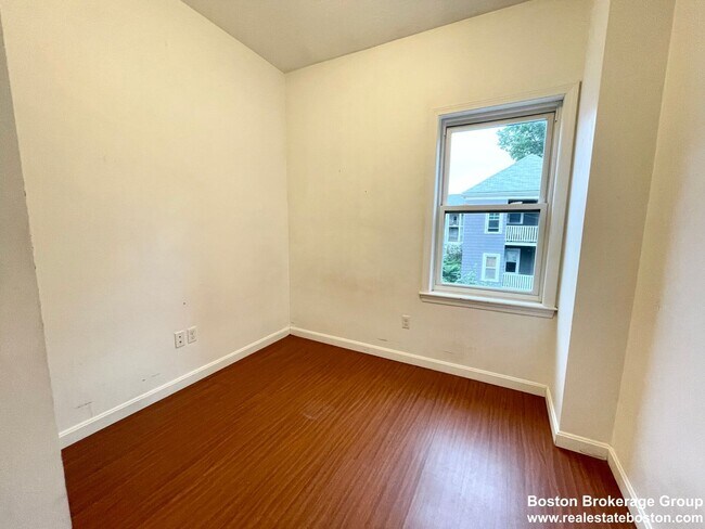 Foto del edificio - HOT MISSION HILL LISTING!!!!