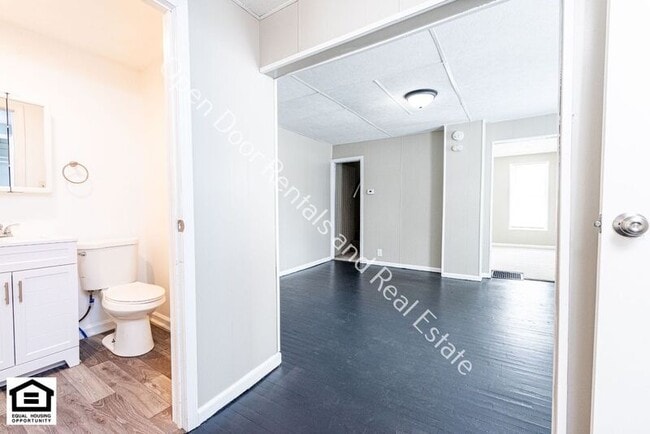 Foto del edificio - 229 E William St