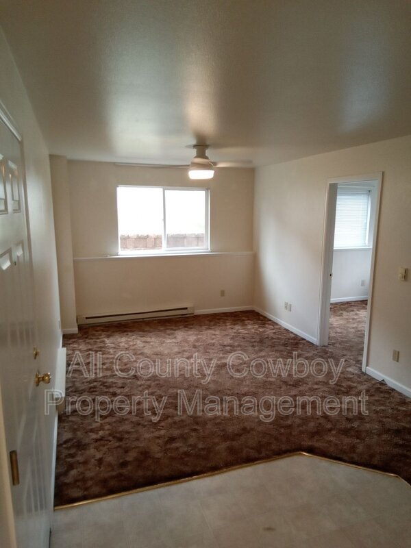 Building Photo - 1657 N 5th St