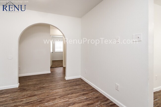 Building Photo - 7027 Zieglers Grove
