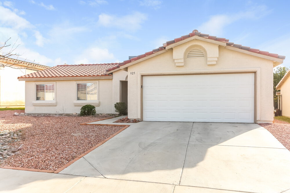 Primary Photo - 925 Sunnyfield Way