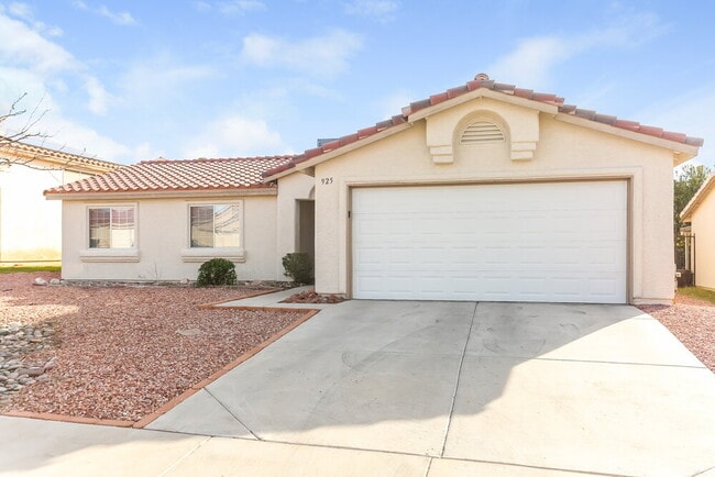 Building Photo - 925 Sunnyfield Way