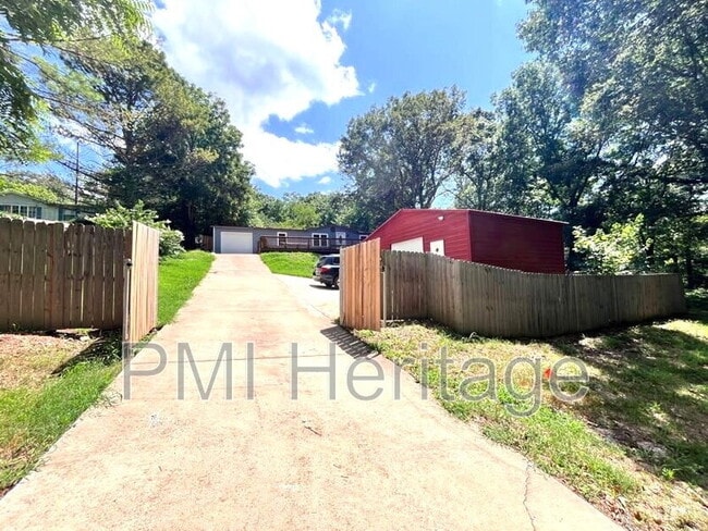 Foto del edificio - 12651 Scenic Dr