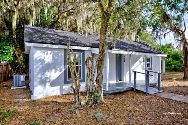 Foto del edificio - 915 S Waldron Ave