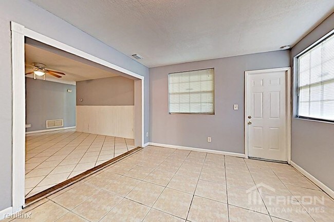Building Photo - 2811 Pine Tree Ave