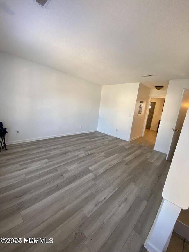 Building Photo - 102 Shiloh Dr